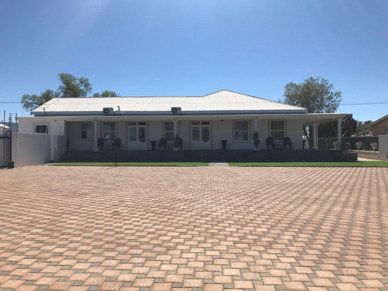 French Karoo Guesthouse Beaufort West Exterior photo